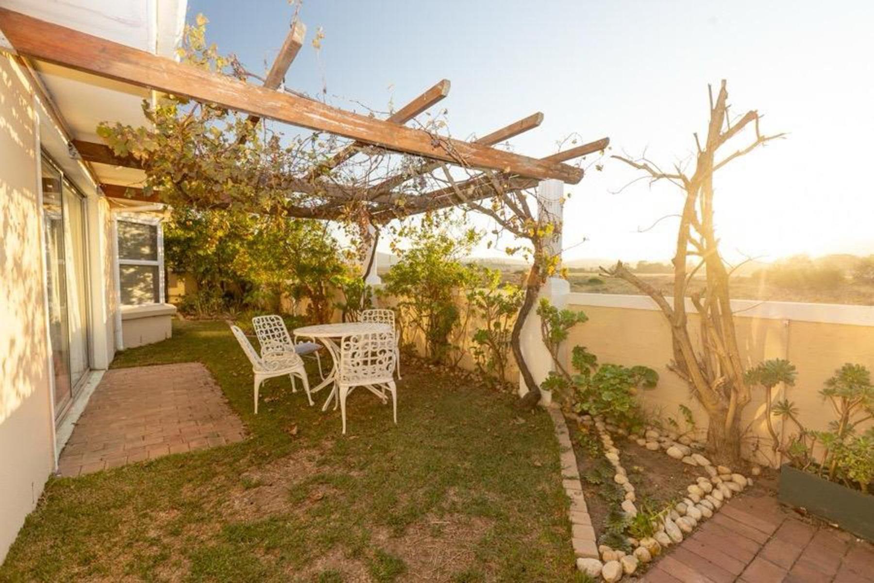 Holiday home 3 Bedroom Part House In The Scenic Durbanville Wine Lands Area, Facility