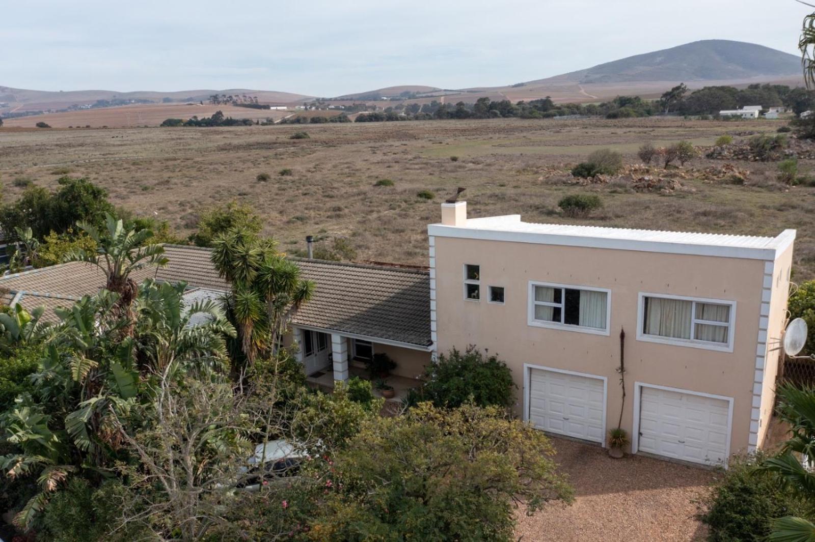 3 Bedroom Part House In The Scenic Durbanville Wine Lands Area, Facility * Cape Town