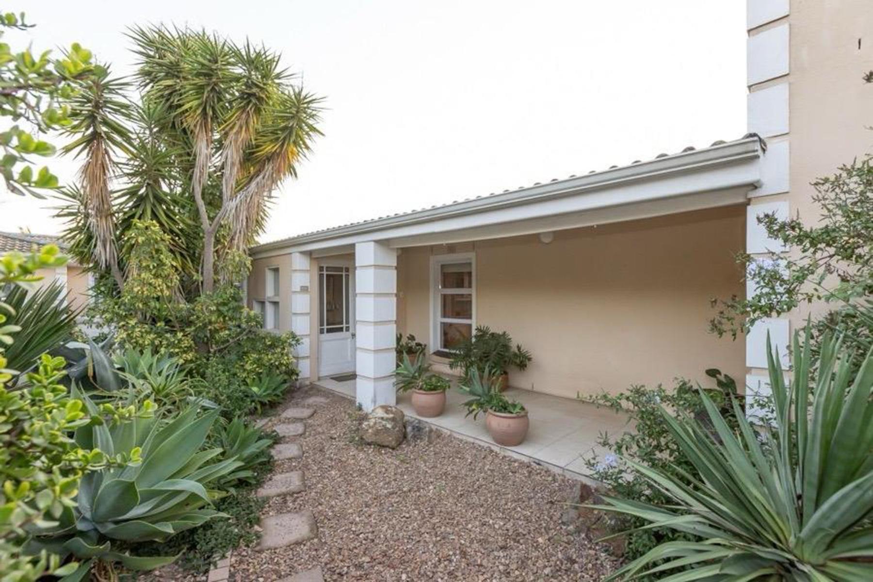 3 Bedroom Part House In The Scenic Durbanville Wine Lands Area, Facility Holiday home